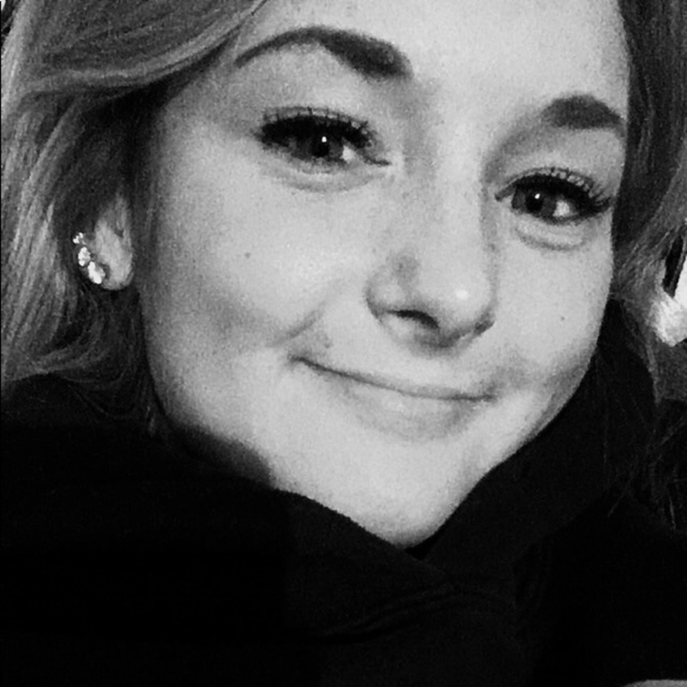 Meet your Posher, Alexis